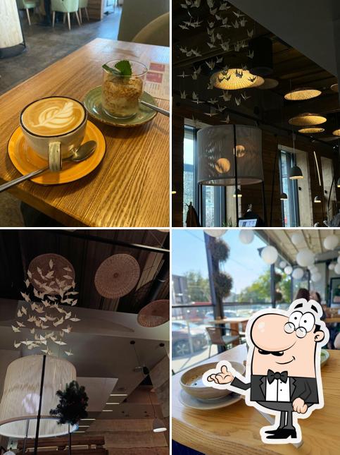 Забронируйте столик в "Манеки"