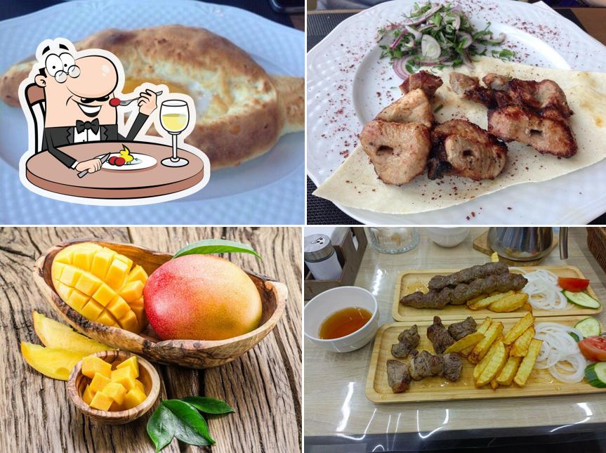 Блюда в "Хинкальной"