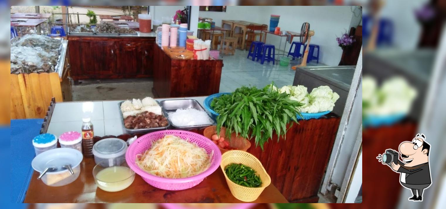 ร้านน้องพิมบุฟเฟ่ต์ทะเลเผา หน้าโรงเรียนบ่อไร่วิทยา