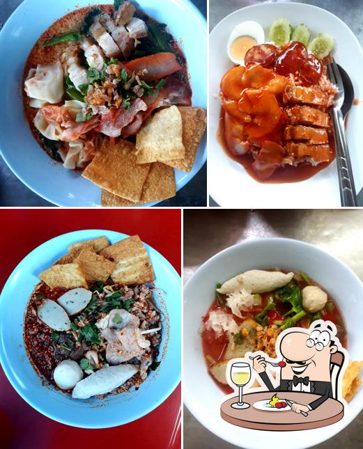ชายสี่บะหมี่เกี๊ยวสาขาวัดสระบัวคลอง11