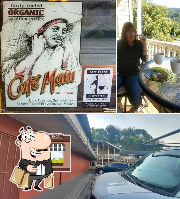Mimi’s Cafe On the River
