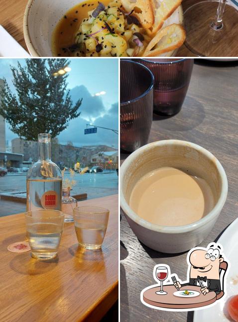 Еда в "Сойке Напела"