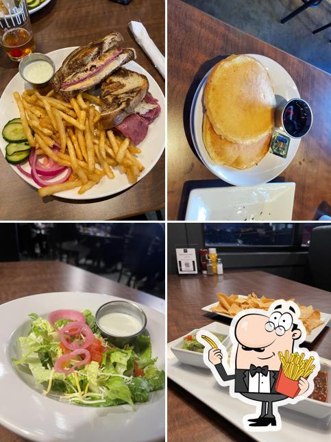 Flight Bar + Grille