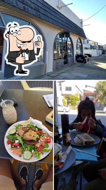 Akuna Cafe