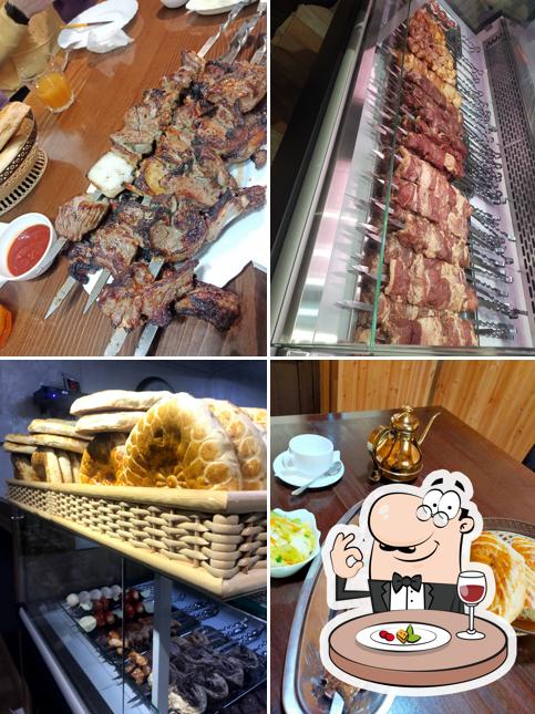 Еда в "Шашлычной "Сочный 2 Мощный ""