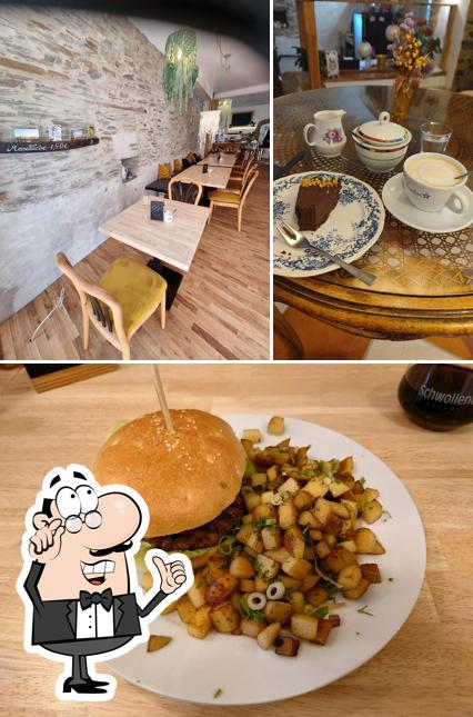 Ti's Café
