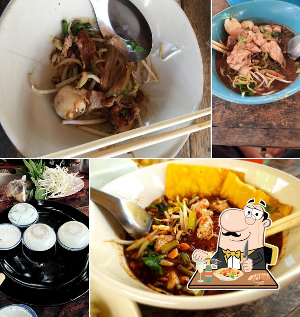 ก๋วยเตี๋ยวเรืออยุธยา กะทิสด
