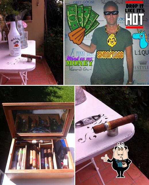 Patio lounge Club