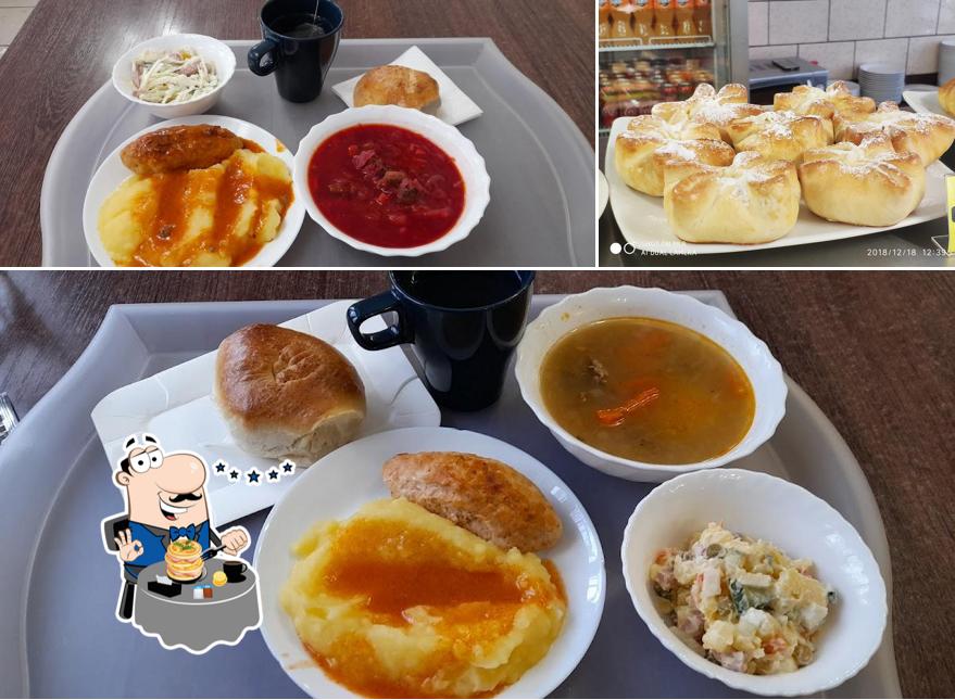 Еда в "кафе "Халяль" Парвиз"