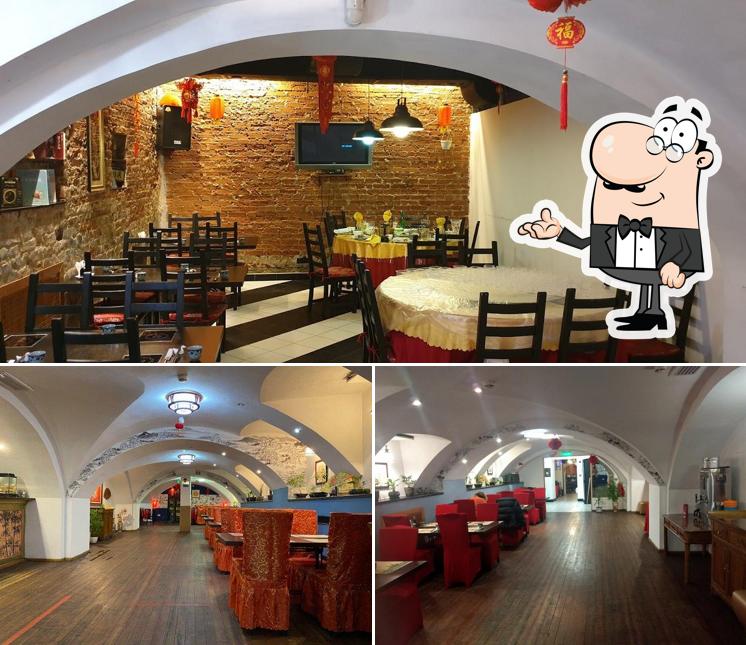 Посмотрите на внутренний интерьер "Китайского ресторана"