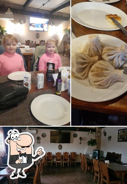 Посмотрите на внутренний интерьер "Хинкальная"