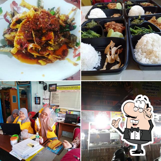 RUMAH MAKAN NGALAU RAYA