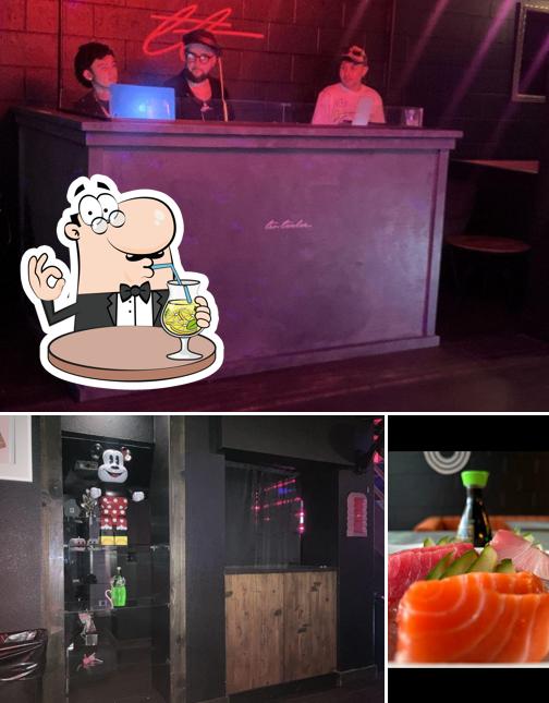 Retro Bar & Lounge