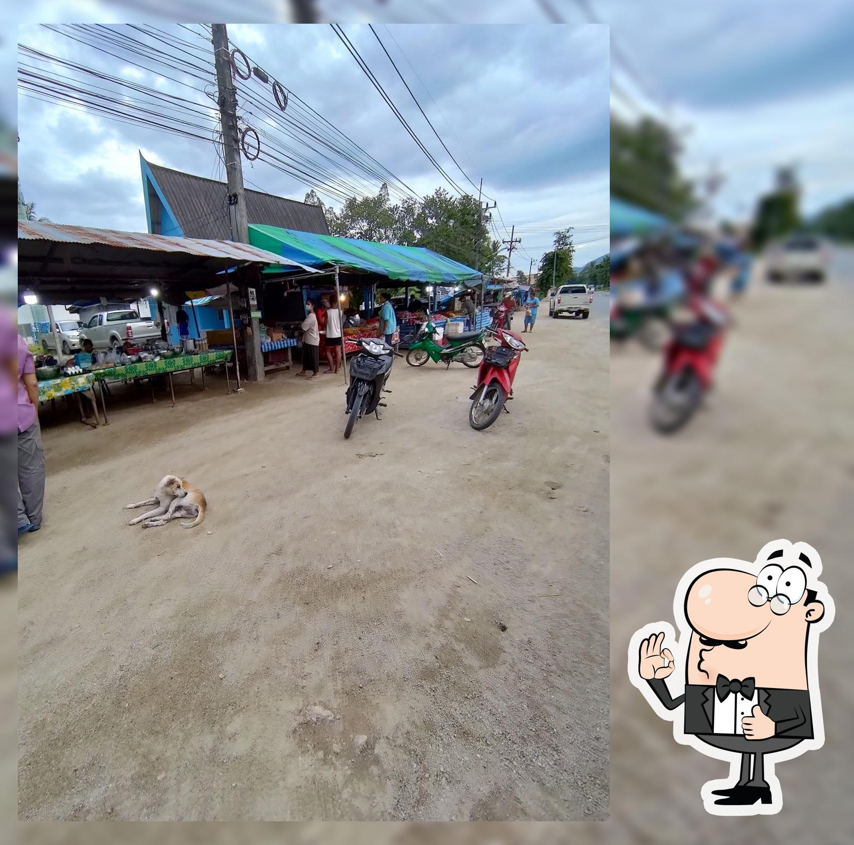 street food สามแยกพรุเที้ยะ