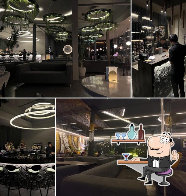 Moon Lounge
