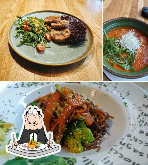 Еда в "Авокадо"