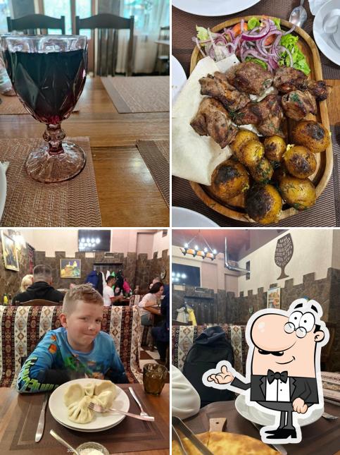 Посмотрите на внутренний интерьер "Хинкальная"