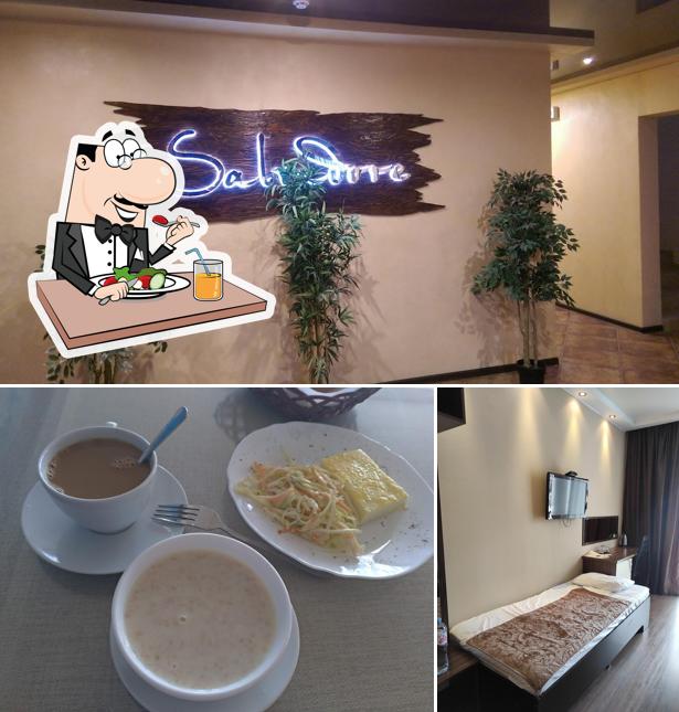 В Сальвадор Holiday Hotel & Aqua-zone есть еда, внешнее оформление и многое другое