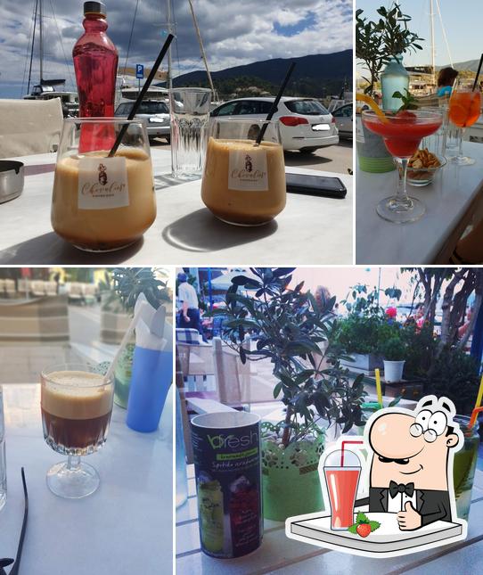 The Old Fountain - Cafe Bar Poros