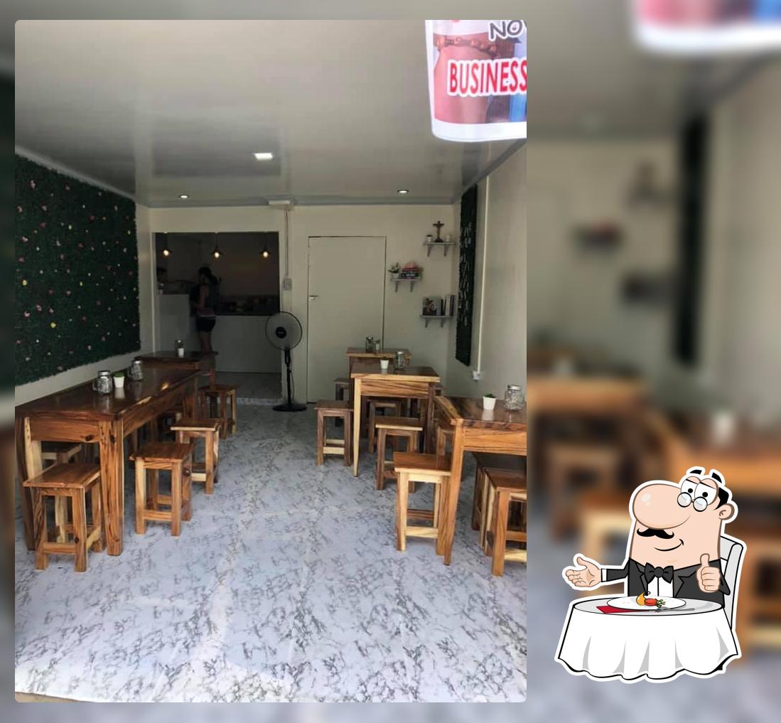 ViS-A-ViS Lounge Banna