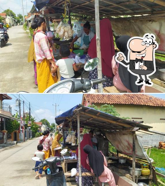 Warung Rujak Ibu Sairoh