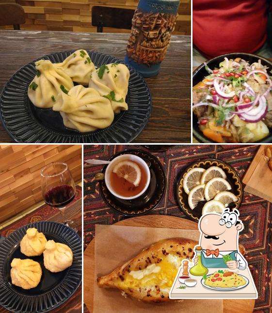 Хинкали, беседы, вино