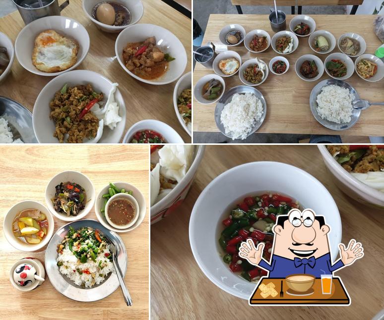 บ้านโฮ่งโภชนา ข้าวแกง 10 บาท