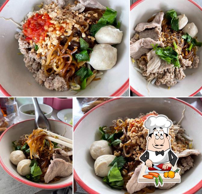 ร้านโก้ยเตี๋ยวแม่นุช & ลาบควายนครแล