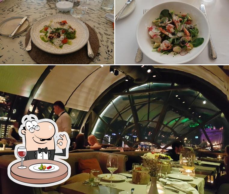 Блюда в "Ресторане White Rabbit"