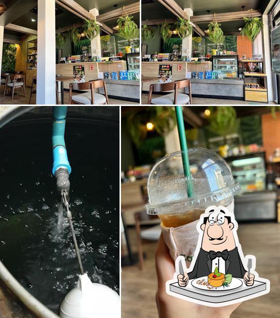 คาเฟ่อเมซอนหน้าโรงพยาบาลเพ็ญ