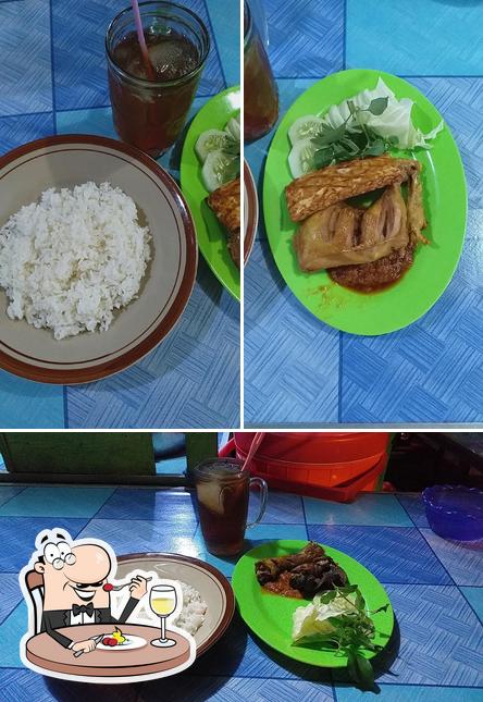 ARTOMORO AYAM PECEL LELE