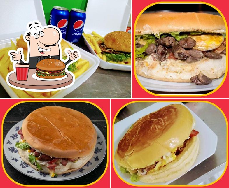 Mega lanches e açaí
