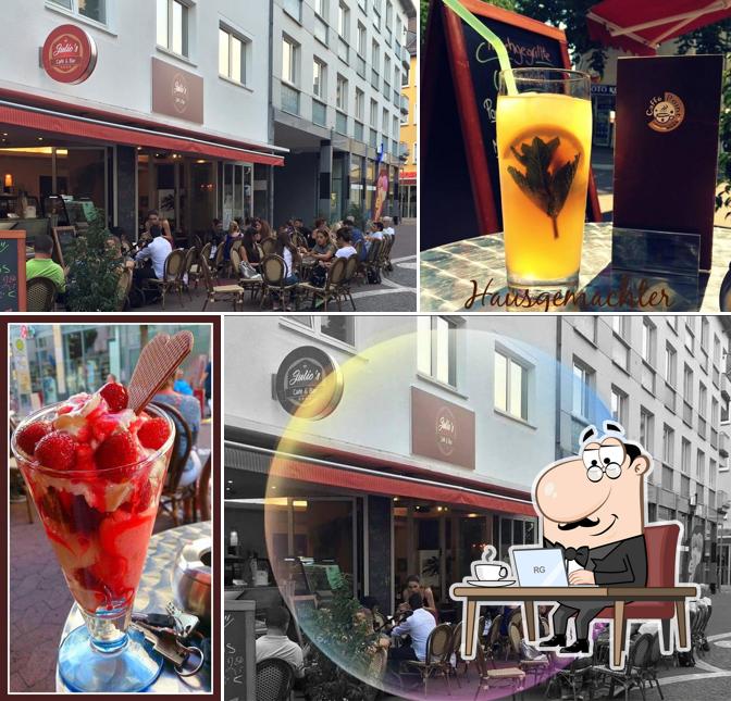 Julio's Café&Bar