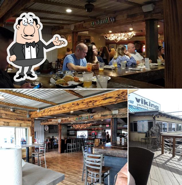 Breeze's Dock Bar & Grill