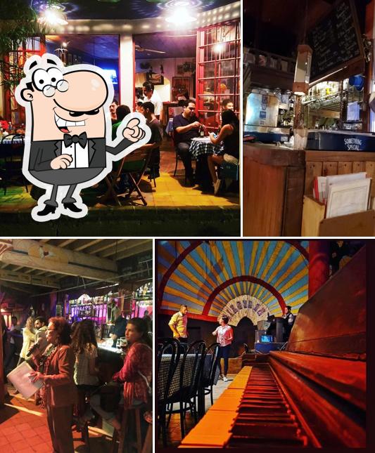 Chapiteau Circus Bar