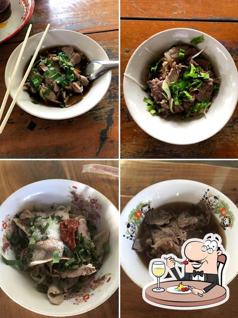 ร้านก๋วยเตี๋ยวหนองบัว ป้าเต็ง