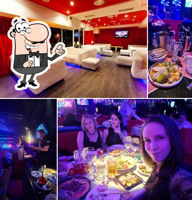 Посмотрите на внутренний интерьер "Ретро Дискотека Club 154"