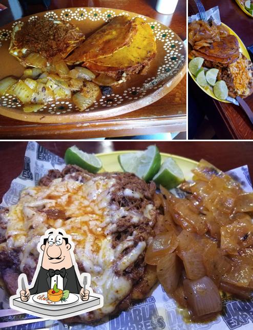 Tacos y burritos a la diabla expresss, sucursal pirineos