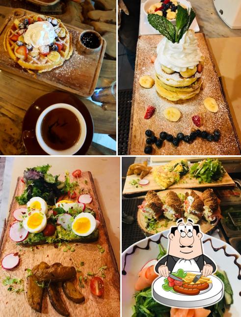 The Roaster Cafe & Bistro