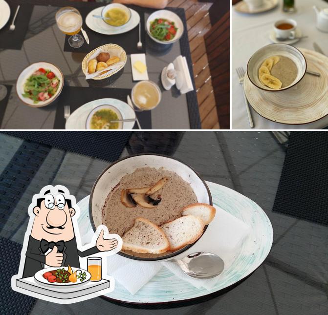 Блюда в "Кафе SeaZone"