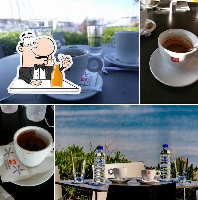 Yachting Club Cafe