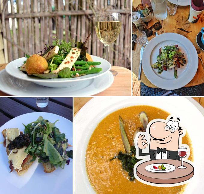 Riverside Cafe & Restaurant