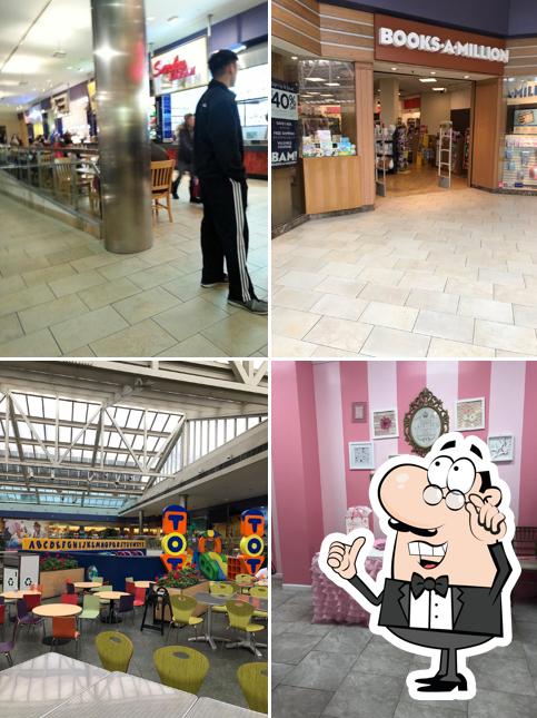 Paramus Park Food Court