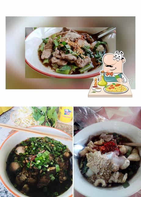 ก๋วยเตี๋ยวแม่เศรษฐีเรือทอง - แม่ตู่
