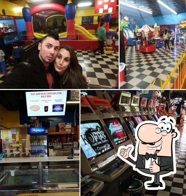 Rack N Roll Family Fun Center