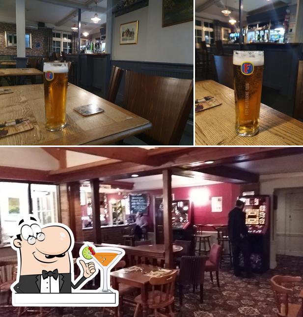 The Three Horseshoes