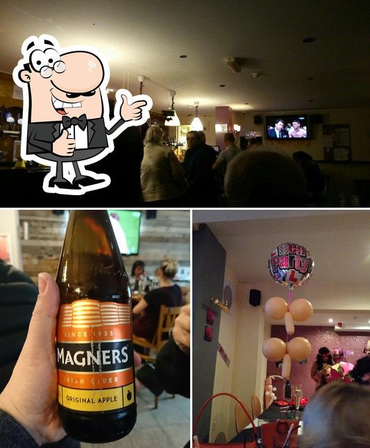 Charlie’s Sports Bar & Grill