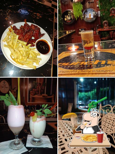 Punch's Bar Restaurant & Licorería