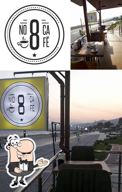 No.8 Café