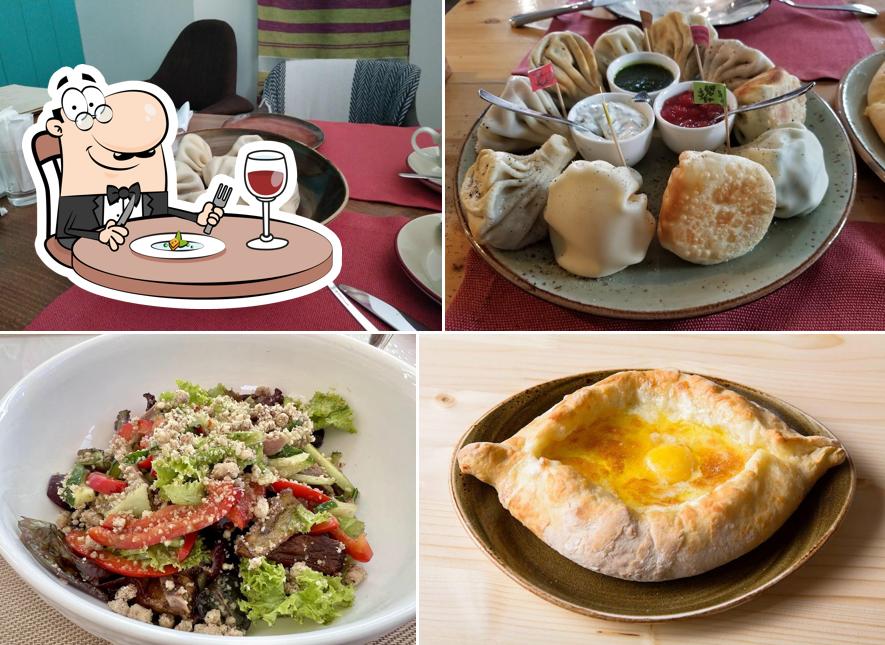 Еда в "Хинкальной № 1"